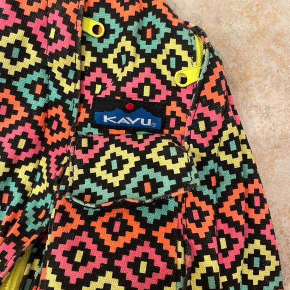 Kavu Patterned One Shoulder Crossbag - Picture 2 of 6